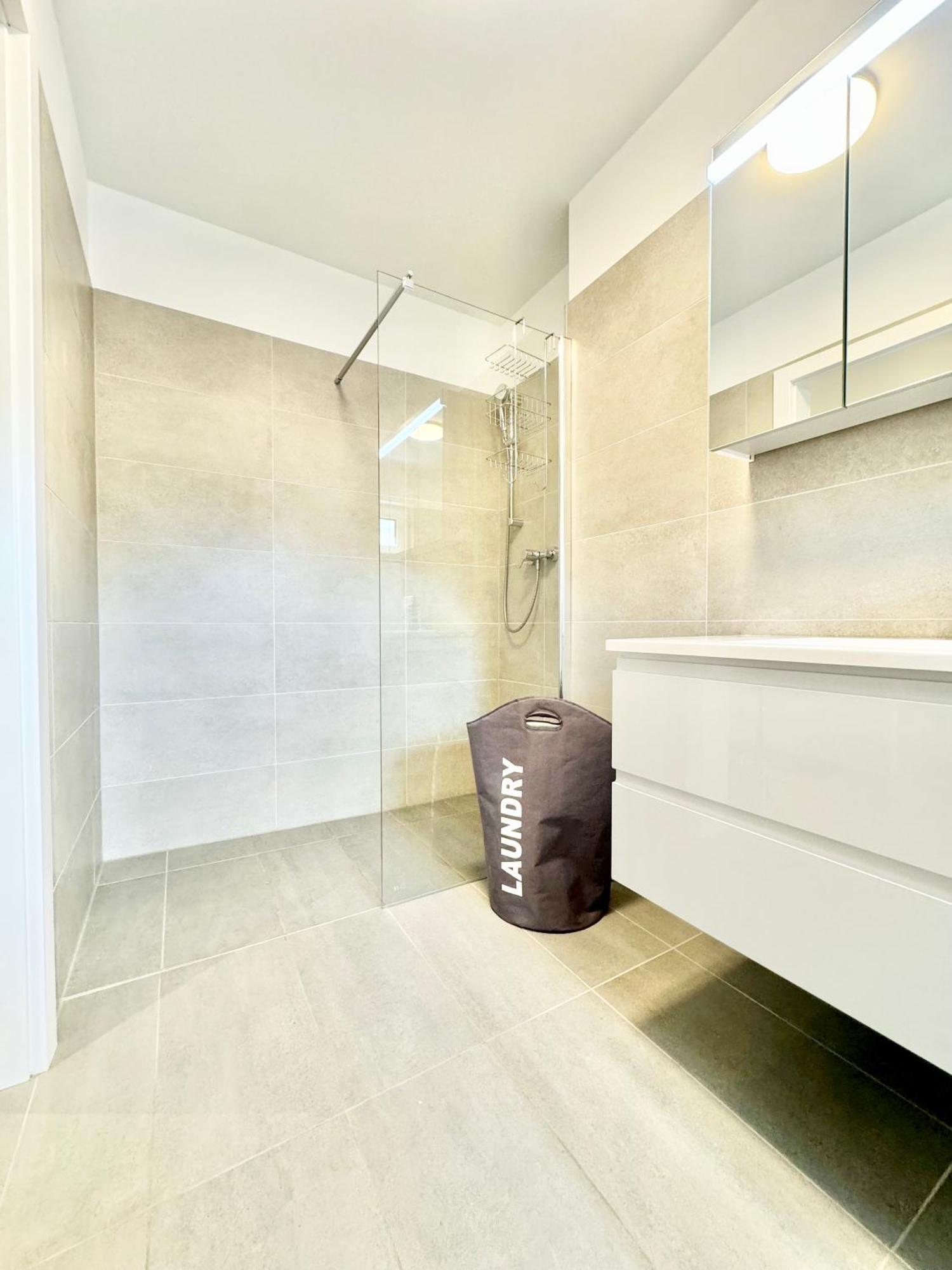 Stylische Wohnung Mit Balkon Vienne Extérieur photo